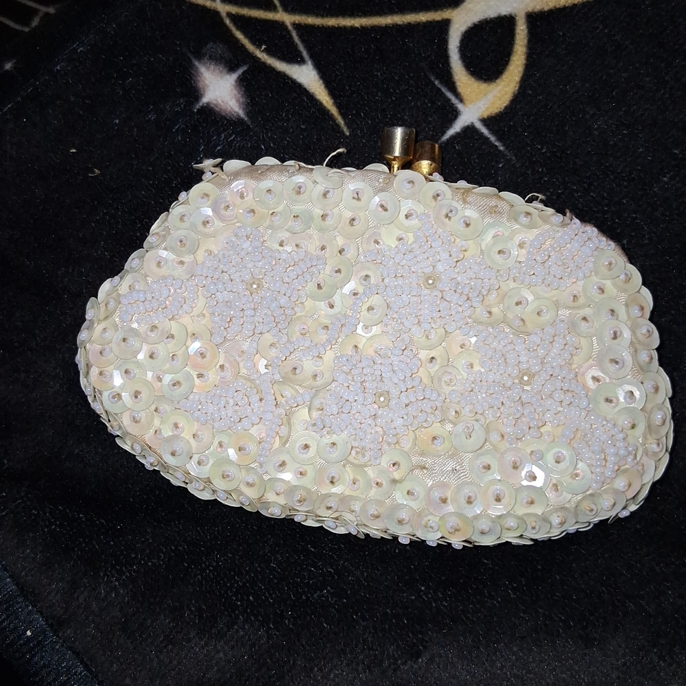 Elegant Cream Sequin Clutch